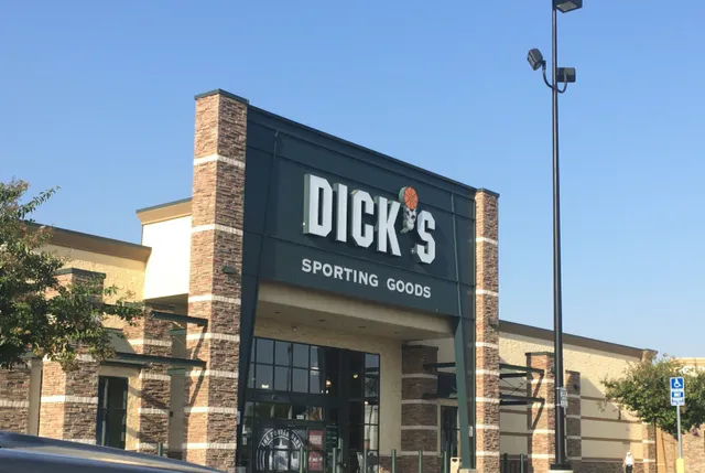 DICK'S Sporting Goods