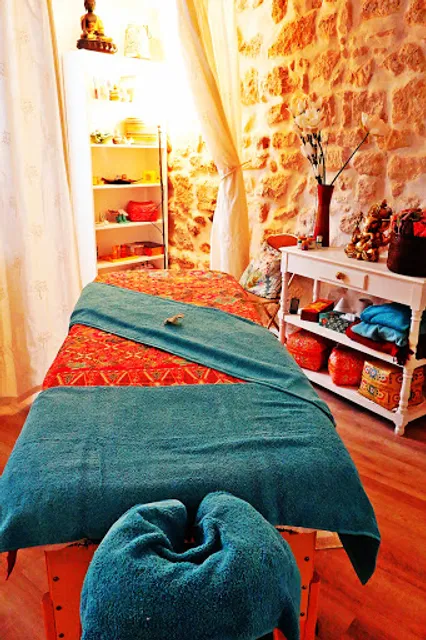 Chandra - World Massage