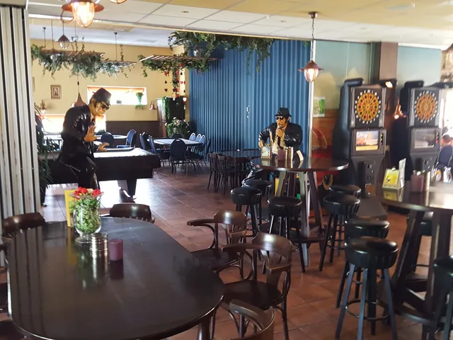 De Pyramide Opmeer Café Restaurant Bar & Snackbar