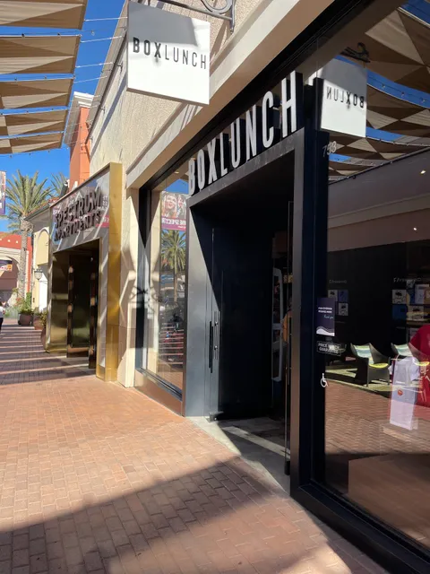 BoxLunch