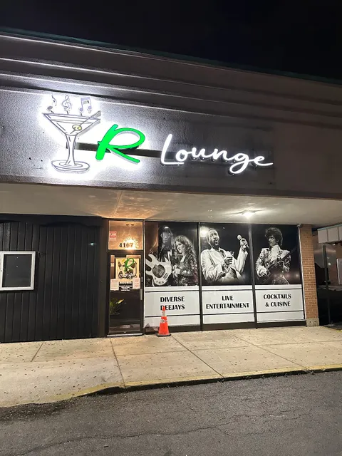 R Lounge