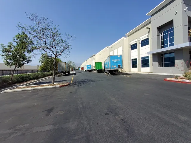 ONT9 Amazon Fulfillment Center