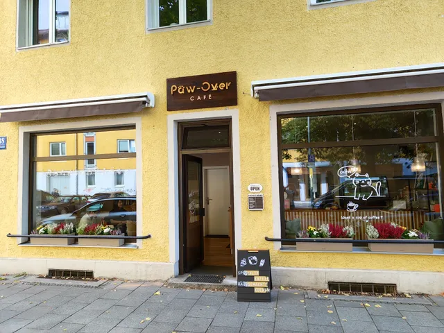 Paw-Over Café