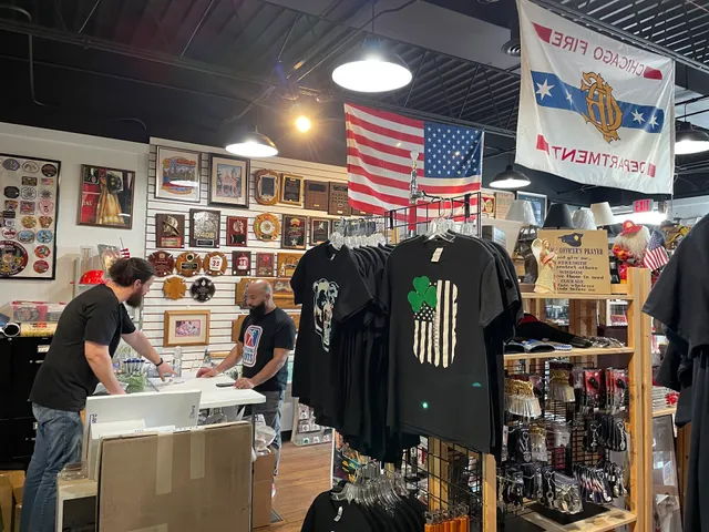 G & L Trophies & Gifts