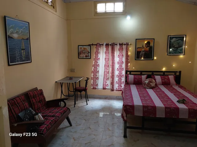 SHREE HOMES- AC DELUX Guest house