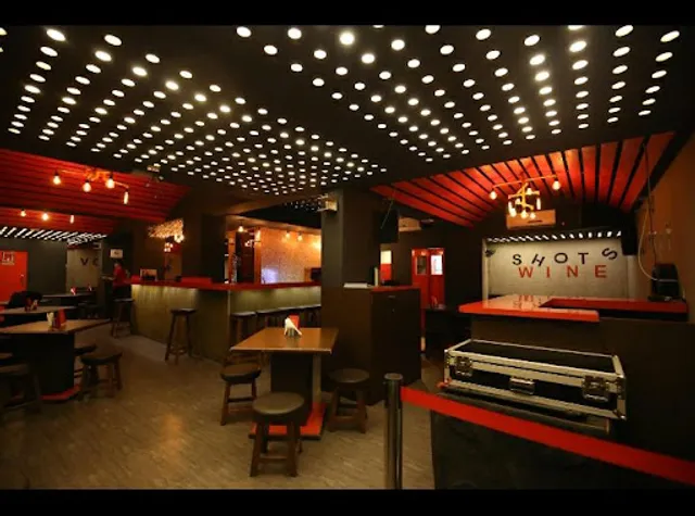 Tipsy Monkee Upttown 59