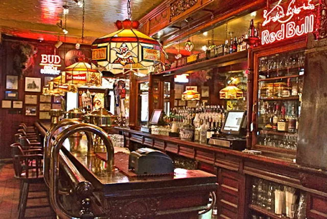 Trainwreck Saloon Westport