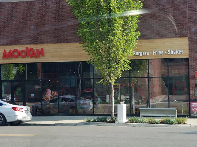 MOOYAH Burgers, Fries & Shakes