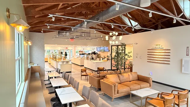 TOUS les JOURS Bakery & Cafe