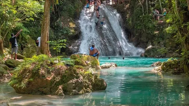 Cool Blue Hole Ocho Rios