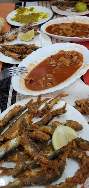 Restaurant CHEZ YAHIA poissons مطعم الأسماك عند يحيى