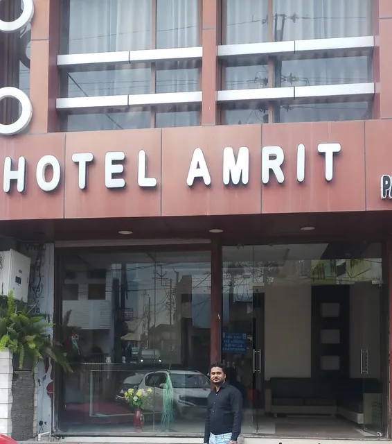 hotel amrit palace ujjain