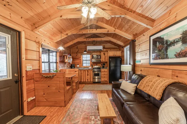 Hot Springs Log Cabins