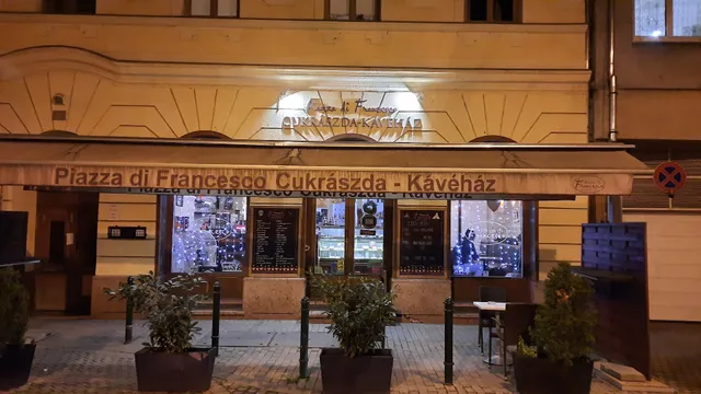 Piazza di Francesco Kávéház-Cukrászda-Bisztró