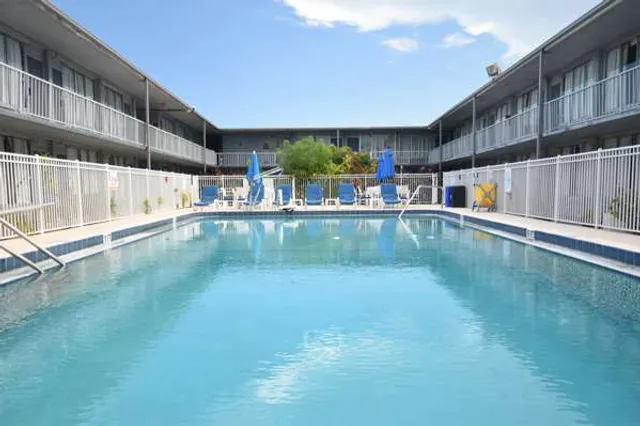 Days Inn by Wyndham Stuart