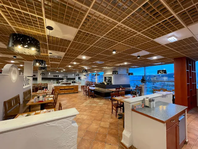 XXXLutz Restaurant Vöcklabruck