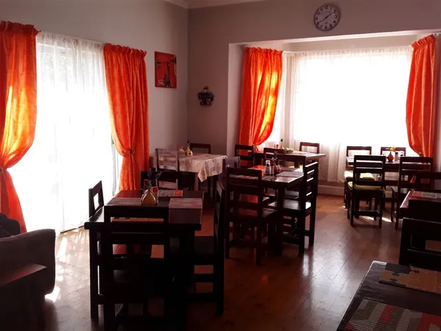 LARNY SARMIE COFFEE SHOP