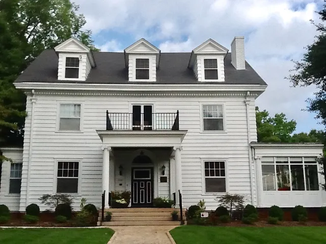 Across the Pond Bed and Breakfast
