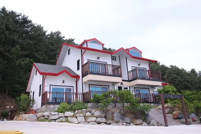 Uljin Blue Ara Pension