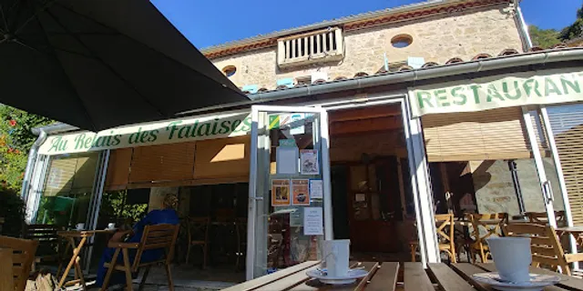 AU RELAIS DES FALAISES
