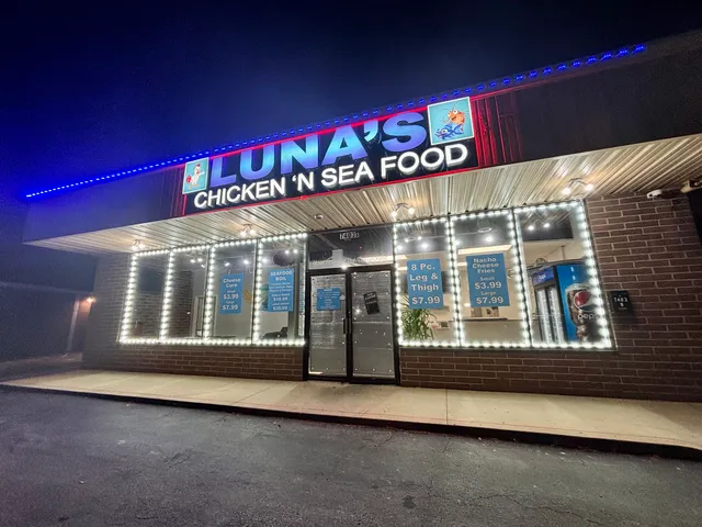 Luna's Chicken N Seafood