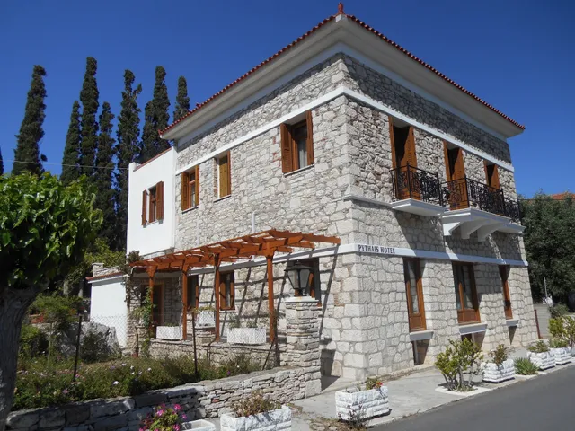 Pythaïs hotel