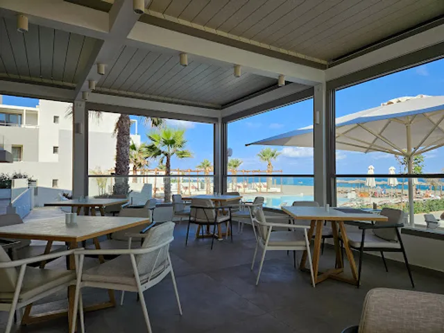 Utopia Restaurant & Pool bar