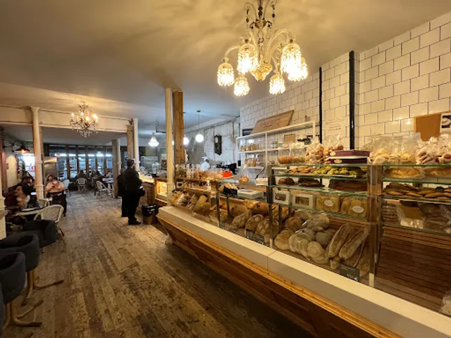 Crustum Panem Cerrajería