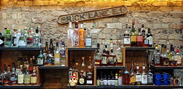 Apples & Pears Cocktail Bar