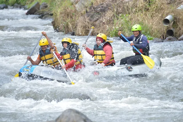 Travel Rafting