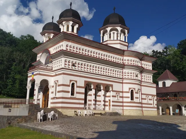 Mănăstirea Ortodoxă Florești