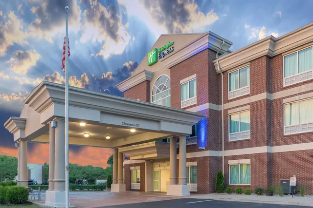 Holiday Inn Express & Suites Frankfort, an IHG Hotel