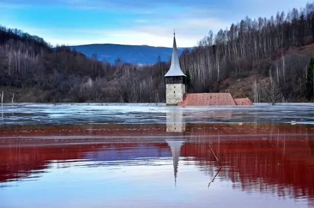Lac Rouge