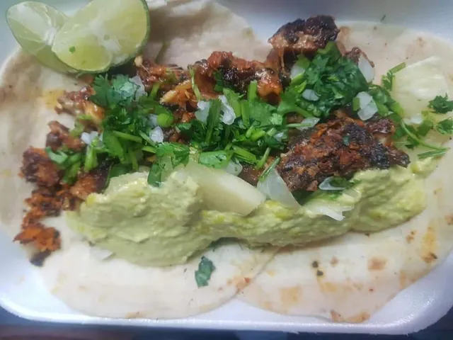 LAS BRUTAS BURGUERS D' CHINO (LAS ORIGINALES DESDE 1990)