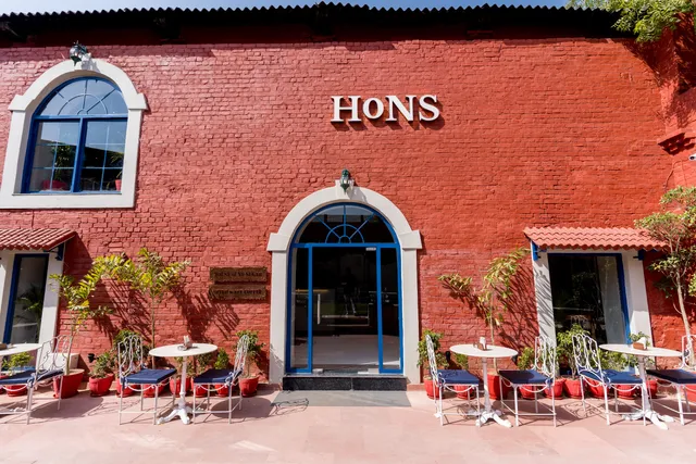 Hons - All day Dining