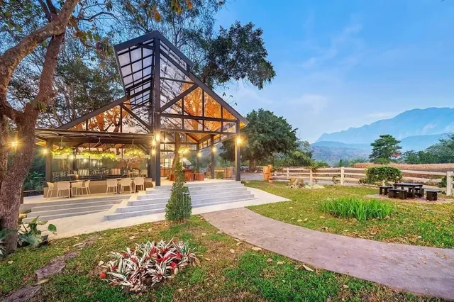 Lhong Chiang Dao glamping (หลงเชียงดาว แกล้มปิง)