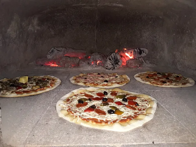 Pizzeria au feu de bois, Bar, Restaurant, Glaces artisanales