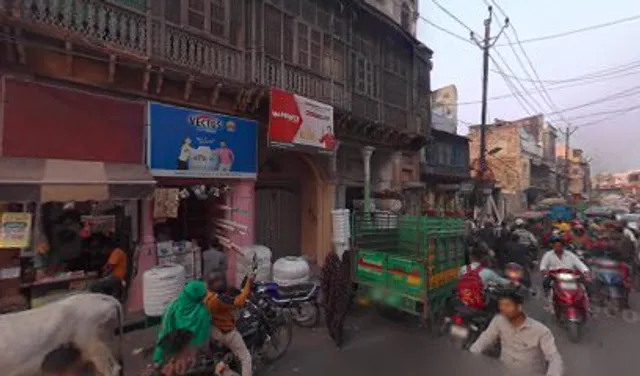 Mama Bedhai Kachori Bhandar
