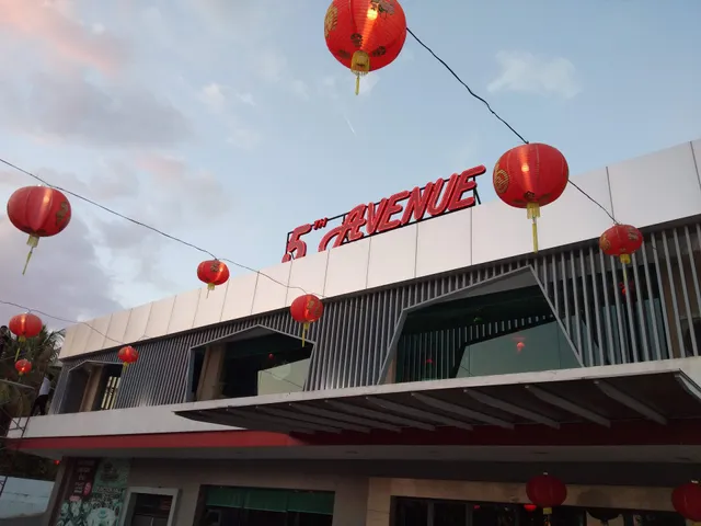 E-West Restaurant Club