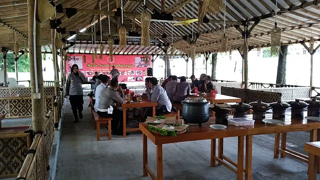 Resto sunda kahyangan