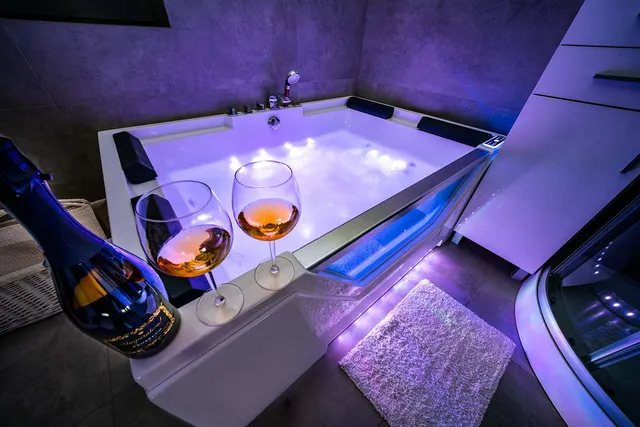 Domek z Jacuzzi - Hot Tub Chillout. Domek Kołobrzeg.