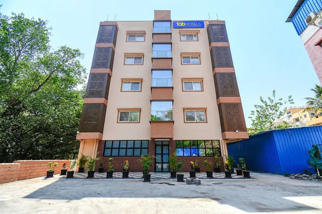 FabHotel Prime Esta Inn