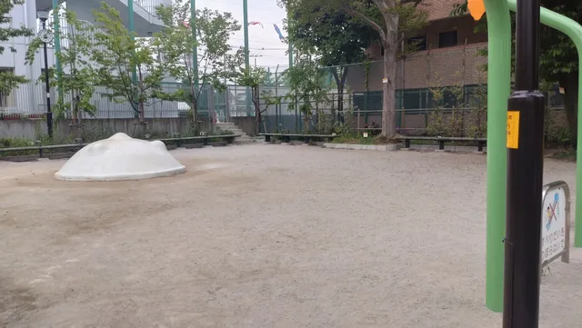 Higashiyukigaya Nichome Park