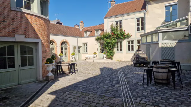 Champagne GH Martel & Co