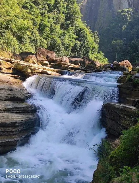 Nafakhum Waterfall