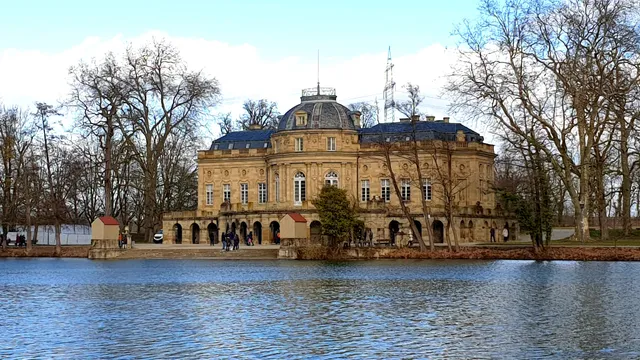 Monrepos Lakeside Palace