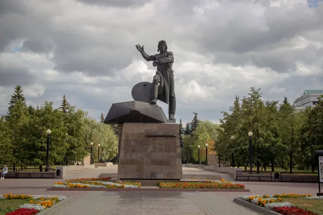 Pamyatnik Dobrovol'tsam - Tankistam