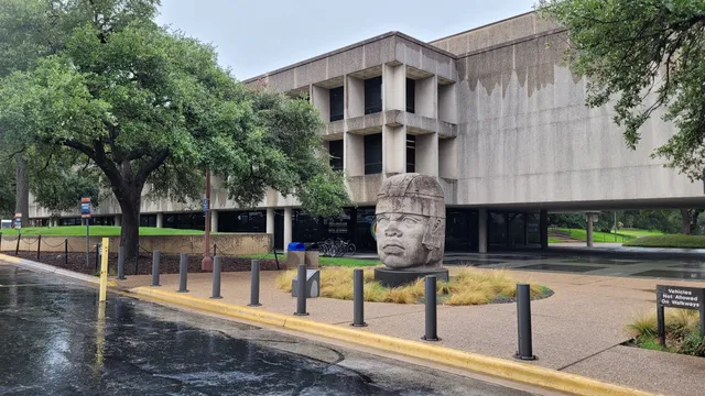 Dolph Briscoe Center for American History