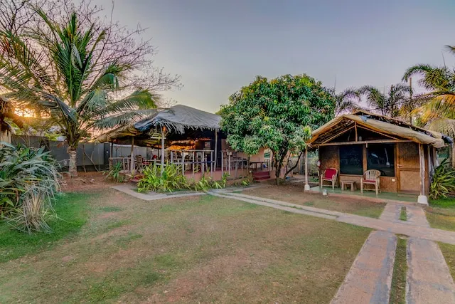 OYO 14372 Varty's Hillside Huts