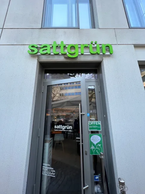 Sattgrün Köln Kolumba Viertel